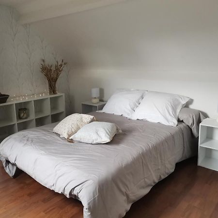 Chambre Double Avec Salle De Bains Privative Moyon Exterior foto